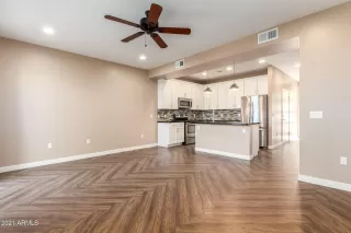 Photo #4: 6236775 Listing