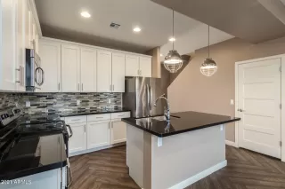 Photo #6: 6236775 Listing