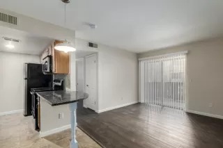 Photo #5: 6237580 Listing