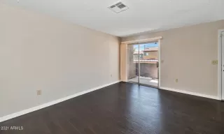 Photo #5: 6238067 Listing