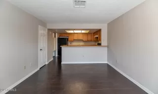 Photo #6: 6238067 Listing