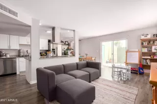 Photo #2: 6238520 Listing