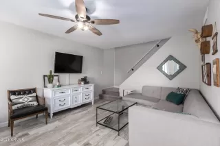 Photo #6: 6238705 Listing