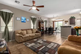 Photo #5: 6239067 Listing