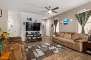 Photo #6: 6239067 Listing