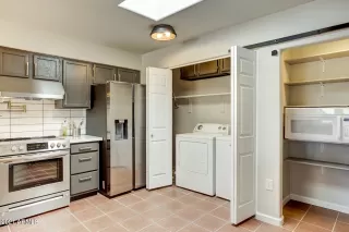 Photo #6: 6239162 Listing