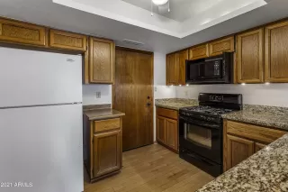 Photo #6: 6239229 Listing