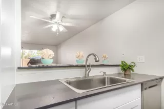 Photo #3: 6239417 Listing