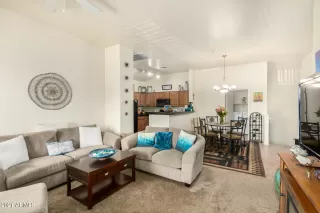 Photo #5: 6239444 Listing