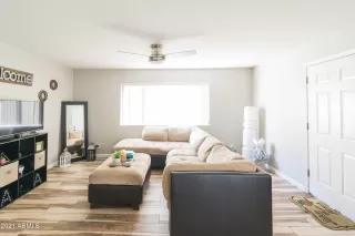 Photo #5: 6239569 Listing