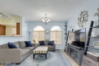 Photo #3: 6239628 Listing