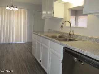 Photo #4: 6239680 Listing