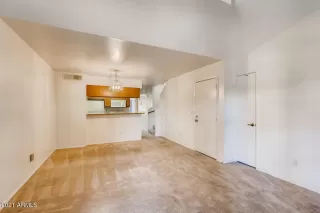 Photo #5: 6239764 Listing