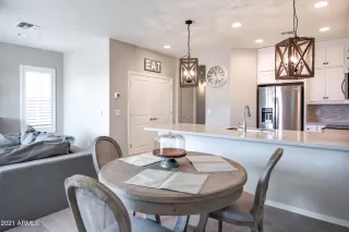 Photo #5: 6239840 Listing