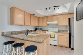 Photo #6: 6239880 Listing 