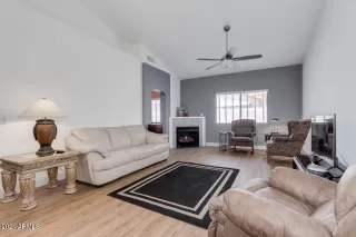 Photo #6: 6240076 Listing