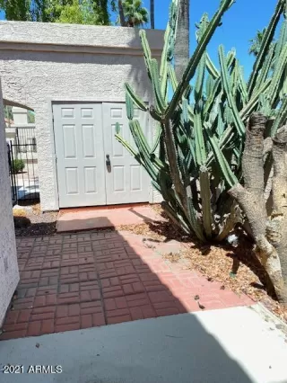 Photo #4: 6240142 Listing