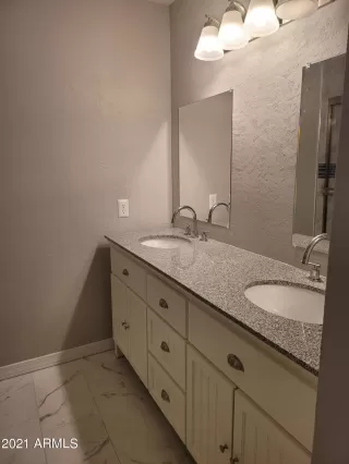 Photo #4: 6240237 Listing