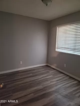 Photo #5: 6240237 Listing