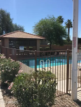 Photo #1: 6240305 Listing 