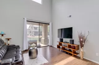 Photo #3: 6240608 Listing