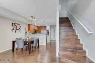 Photo #5: 6240608 Listing