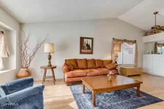 Photo #5: 6240718 Listing 