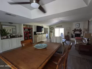 Photo #5: 6240787 Listing