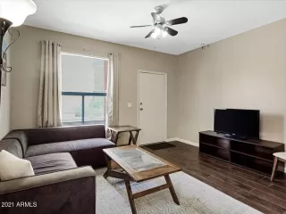 Photo #6: 6241353 Listing