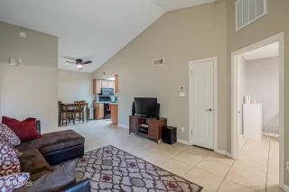 Photo #2: 6241495 Listing