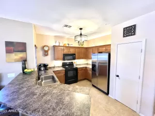 Photo #5: 6241529 Listing