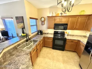 Photo #6: 6241529 Listing