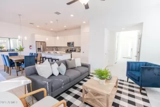 Photo #2: 6241887 Listing