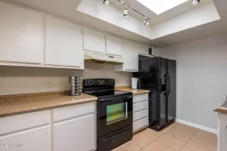 Photo #4: 6242670 Listing