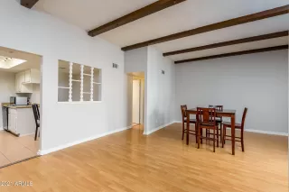 Photo #5: 6242670 Listing