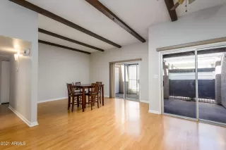 Photo #6: 6242670 Listing