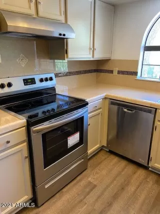 Photo #5: 6242686 Listing