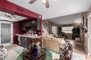 Photo #4: 6242718 Listing