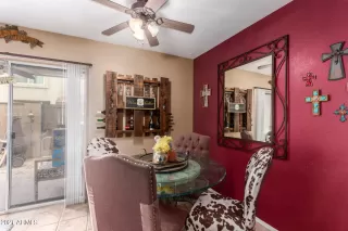 Photo #5: 6242718 Listing