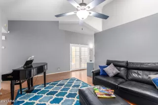 Photo #3: 6242919 Listing