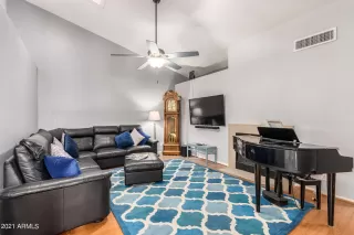 Photo #4: 6242919 Listing