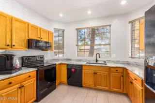 Photo #5: 6242919 Listing