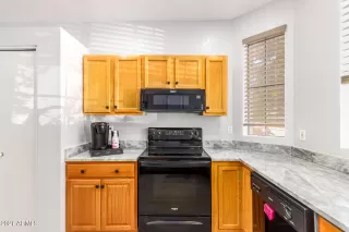 Photo #6: 6242919 Listing