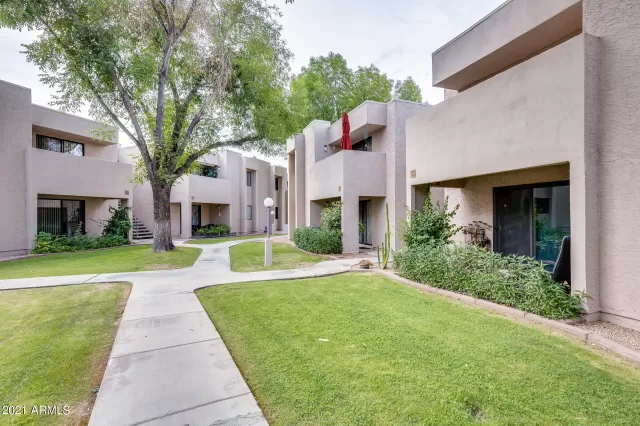 MLS: 6242952 Condo For Sale