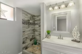 Photo #4: 6243287 Listing