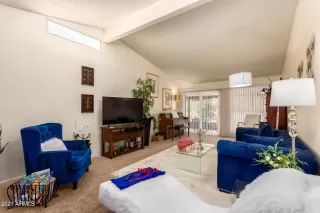 Photo #6: 6243776 Listing