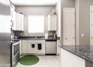 Photo #6: 6243926 Listing