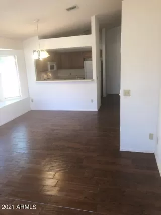 Photo #5: 6244370 Listing