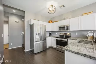 Photo #6: 6244529 Listing