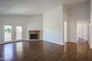 Photo #3: 6244695 Listing